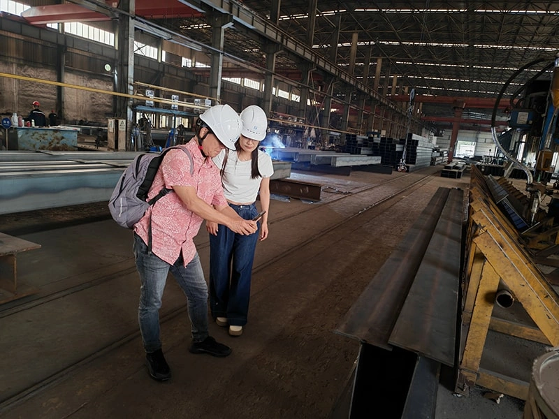 Strengthening Ties — Cliente malasio探索钢建筑解决方案